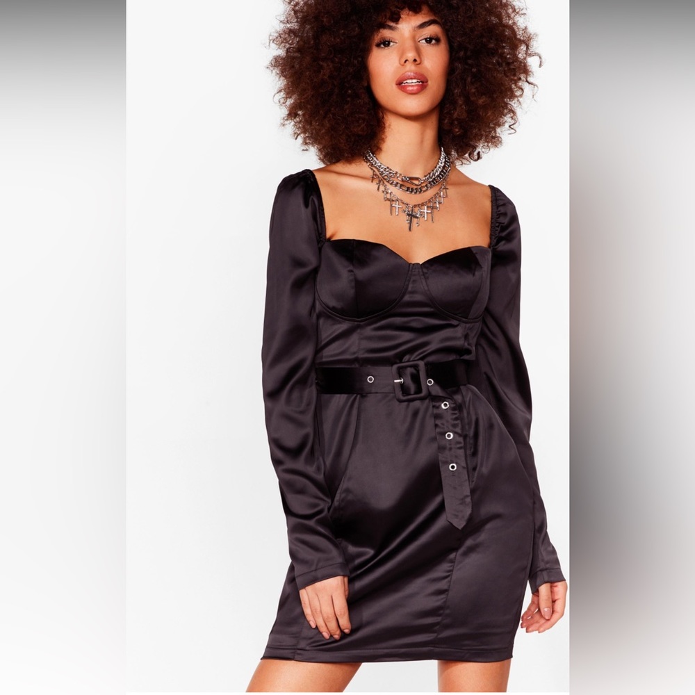 NWT|NastyGal| Sweetheart Dress with large buckle belt | US 0

21